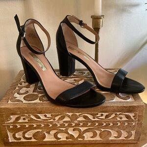 AUDREY BROOKE-Nadine